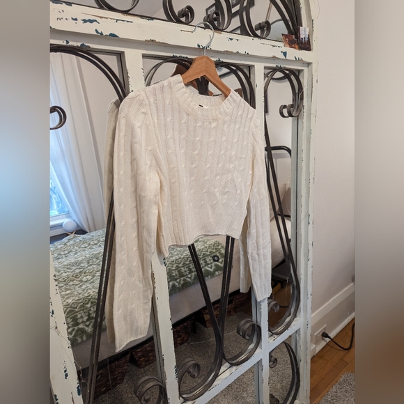 H&M cream Sweater - Picture 3 of 4